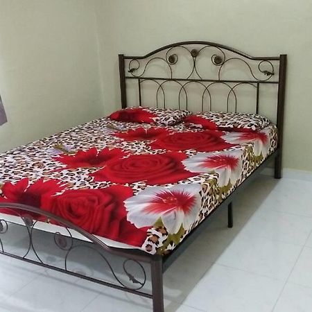 Homestay Mimie Gemas Exterior foto